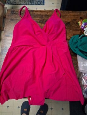 Cupshe Women’s Fuchsia Swimdress with V-Neck